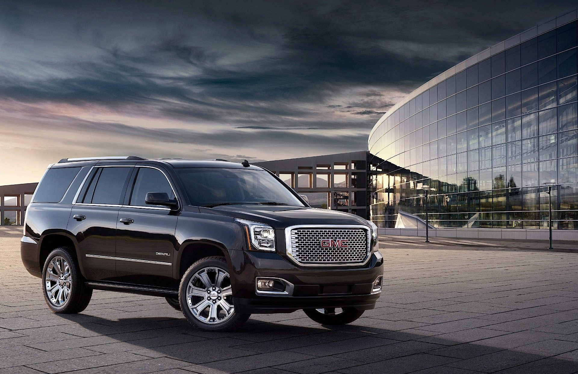 2018 GMC Yukon.jpg 2018 GMC Yukon.jpg