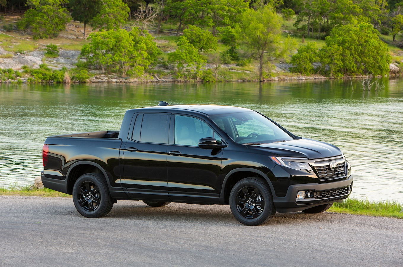 2018-Honda-Ridgeline-Black-Edition.jpg 2018-Honda-Ridgeline-Black-Edition.jpg